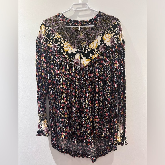 Free People Dresses & Skirts - Free People - Floral Print Tunic Dress - Size Medium